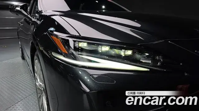 Lexus ES300h 2026 — Şəkil 22/32