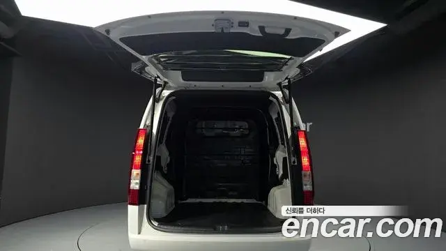Hyundai Staria 2023 — Фото 20/20