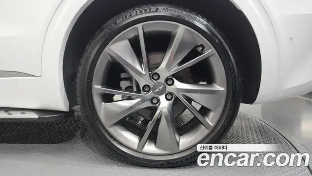 Genesis GV70 2021 — Photo 20/30