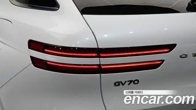 Genesis GV70 2021 — Photo 4/30