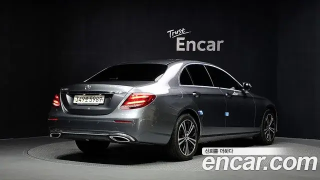 Mercedes-Benz E-Class 2020 — Фото 2/20