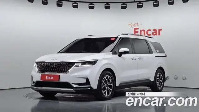 Kia Carnival 2023 — Фото 1/20