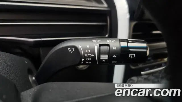 Hyundai Staria 2026 — Photo 9/24