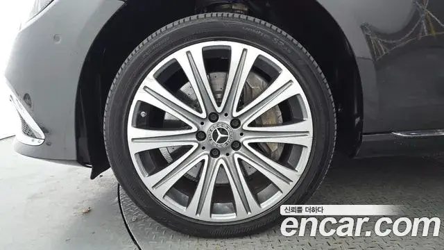 Mercedes-Benz E-Class 2021 — Şəkil 19/32