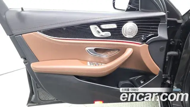 Mercedes-Benz E-Class 2021 — Şəkil 22/32