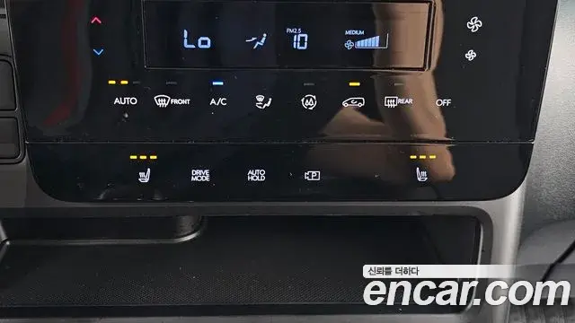 Hyundai Staria 2023 — Фото 18/20