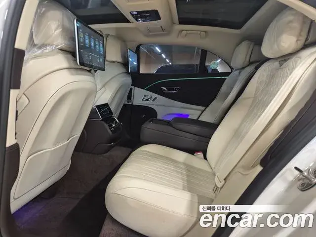 Bentley Flying Spur 2022 — Şəkil 19/20