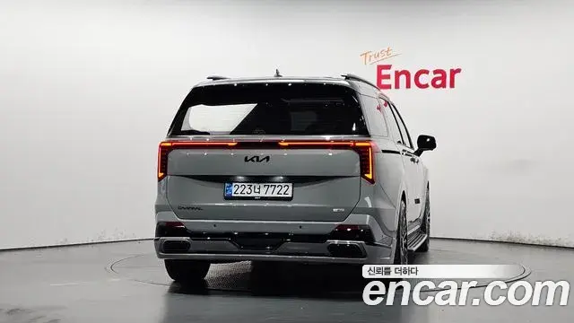 Kia Carnival 2024 — Photo 19/20