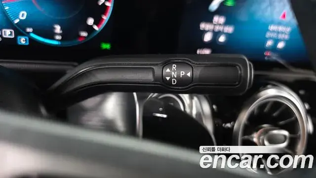 Mercedes-Benz GLB-Class 2020 — Фото 7/20