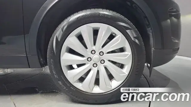Land Rover Discovery Sport 2020 — ფოტო 8/33