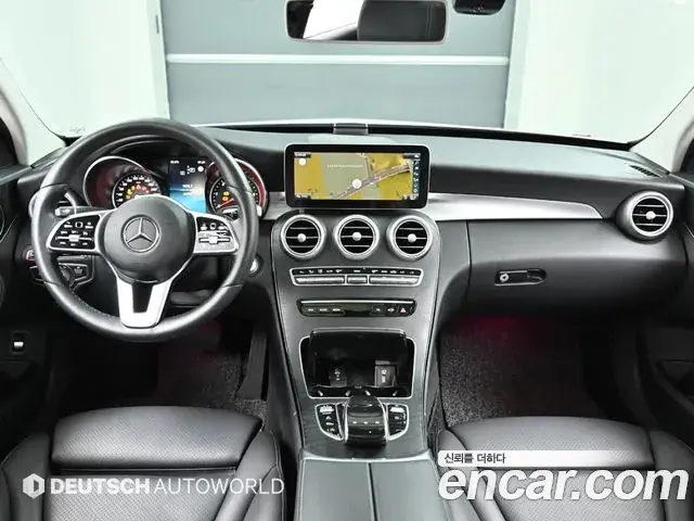 Mercedes-Benz C-Class 2019 — Photo 5/20