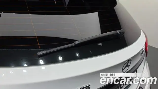 Mercedes-Benz GLA-Class 2018 — Photo 10/33
