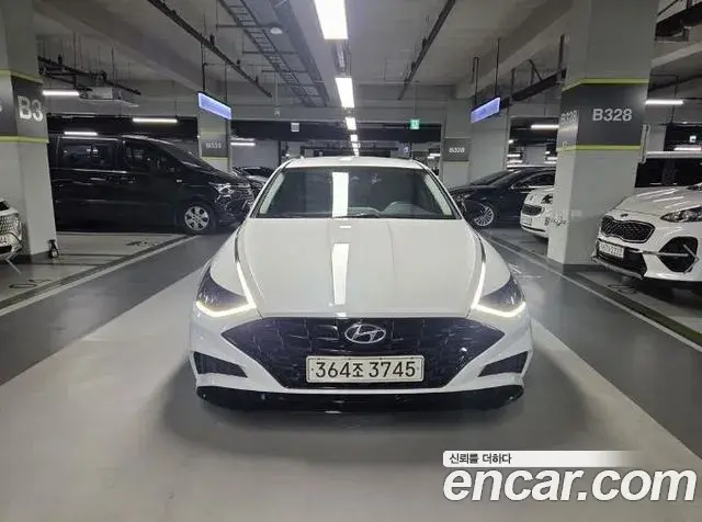 Hyundai Sonata 2022 — Photo 1/18