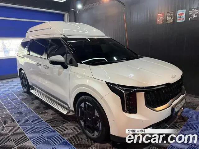 Kia Carnival 2024 — Фото 12/13