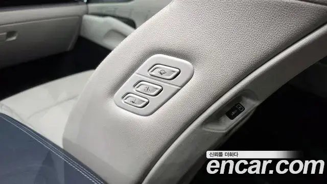 Kia Sorento 2023 — Şəkil 34/36