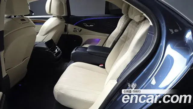 Bentley Flying Spur 2020 — ფოტო 10/20