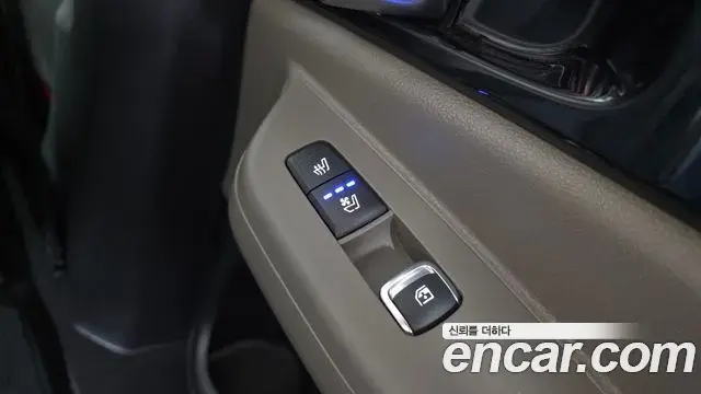 Kia Carnival 2025 — ფოტო 2/33