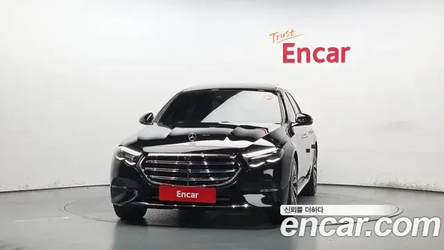 Mercedes-Benz E-Class 2025 — Şəkil 9/34