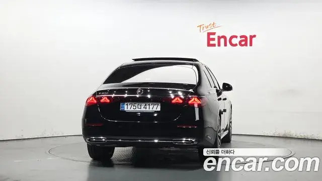 Mercedes-Benz E-Class 2025 — Şəkil 21/34