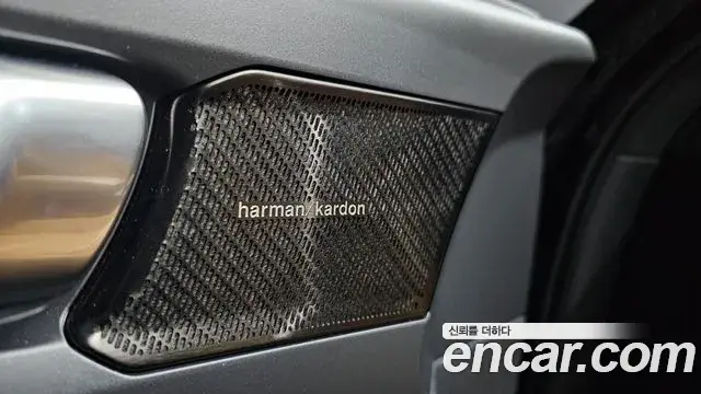 Volvo XC40 2022 — Photo 37/40