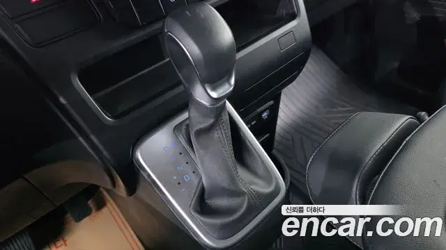 Hyundai Staria 2024 — Фото 9/20