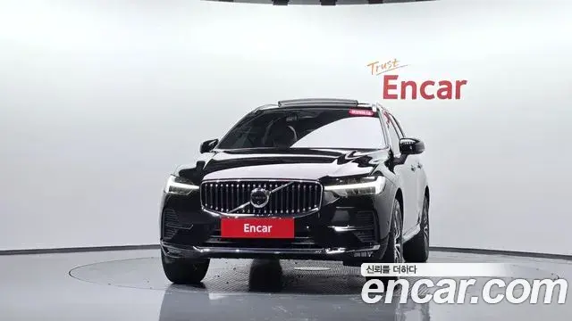 Volvo XC60 2023 — Photo 9/36