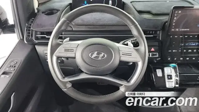 Hyundai Staria 2022 — Фото 13/20