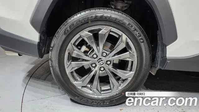 Toyota RAV4 2024 — Şəkil 4/20
