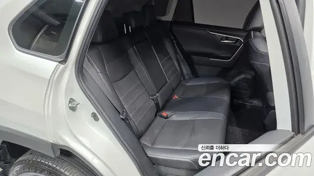 Toyota RAV4 2024 — Şəkil 11/20