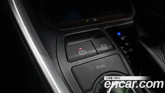 Toyota RAV4 2024 — Şəkil 12/20