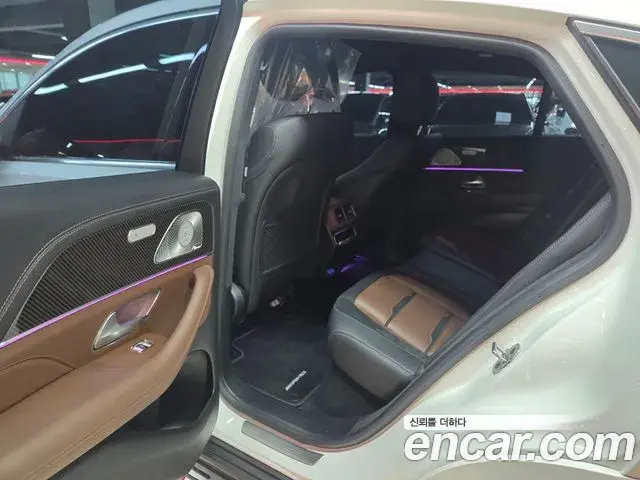 Mercedes-Benz GLE-Class 2025 — Photo 10/20