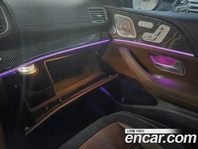 Mercedes-Benz GLE-Class 2025 — Photo 17/20