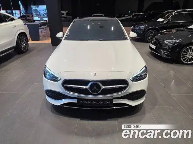 Mercedes-Benz C-Class 2025 — Photo 2/20