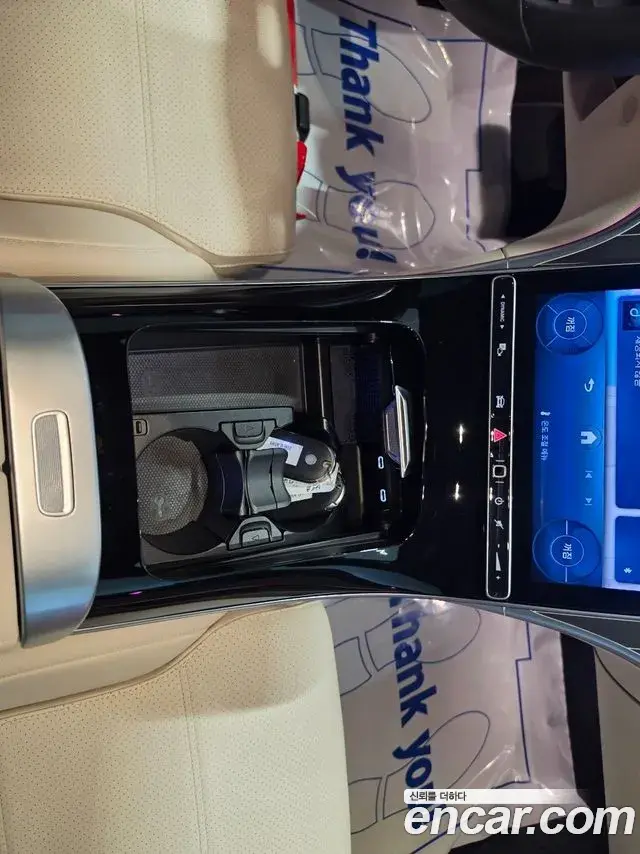 Mercedes-Benz C-Class 2025 — Photo 15/20