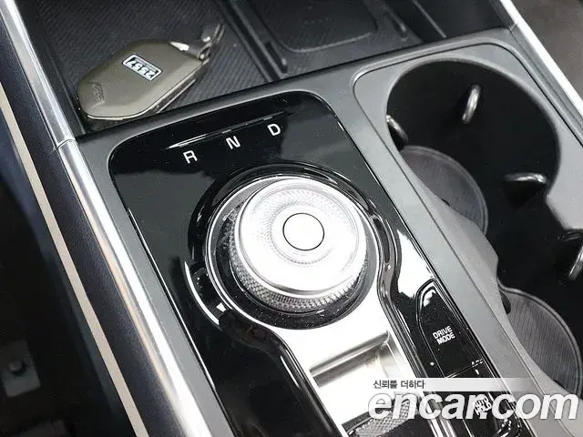 Kia Carnival 2024 — ფოტო 6/20