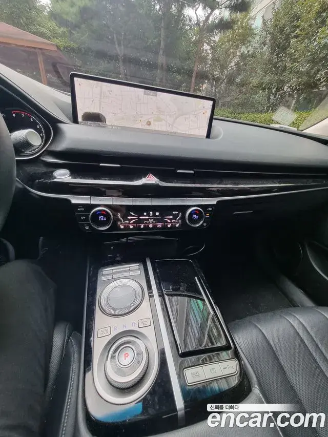 Genesis Electrified G80 2020 — Photo 8/18