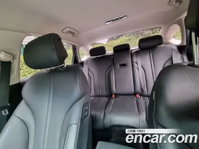 Genesis Electrified G80 2020 — Photo 9/18
