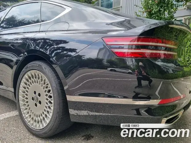 Genesis Electrified G80 2020 — Photo 14/18