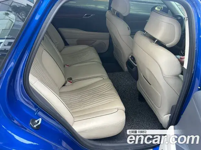Genesis Electrified G80 2021 — Photo 2/8