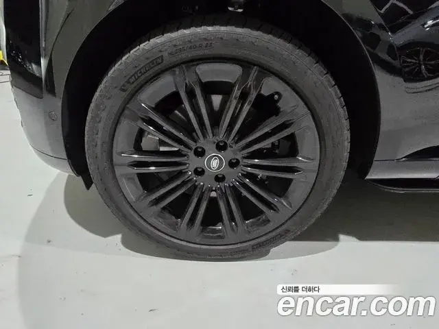 Land Rover Range Rover 2025 — Photo 6/20