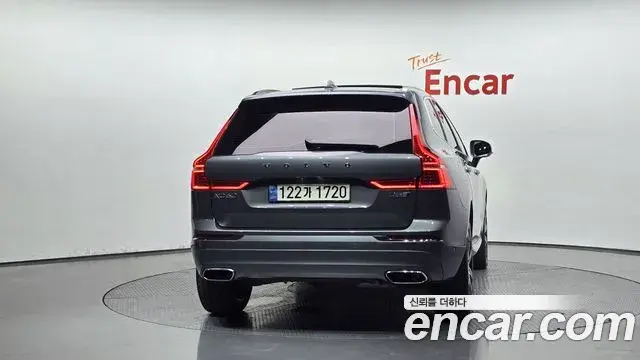 Volvo XC60 2019 — Фото 4/20