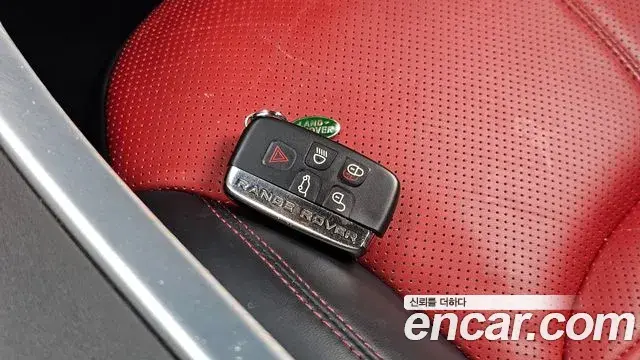 Land Rover Range Rover Evoque 2018 — Şəkil 24/37