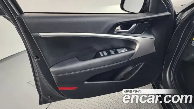 Genesis G70 2018 — ფოტო 7/33
