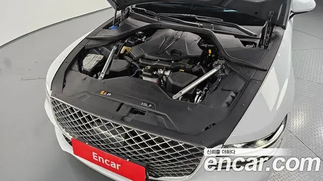 Genesis Electrified G80 2023 — Photo 6/20