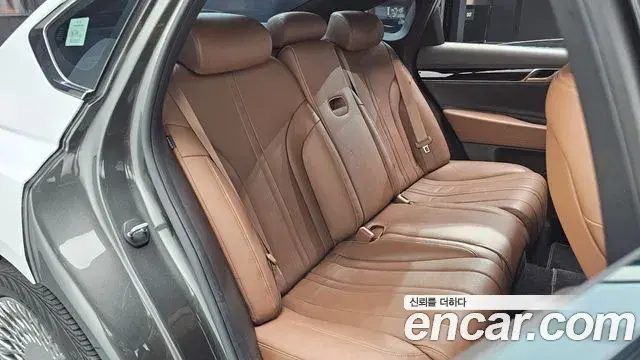 Genesis Electrified G80 2023 — Photo 11/20