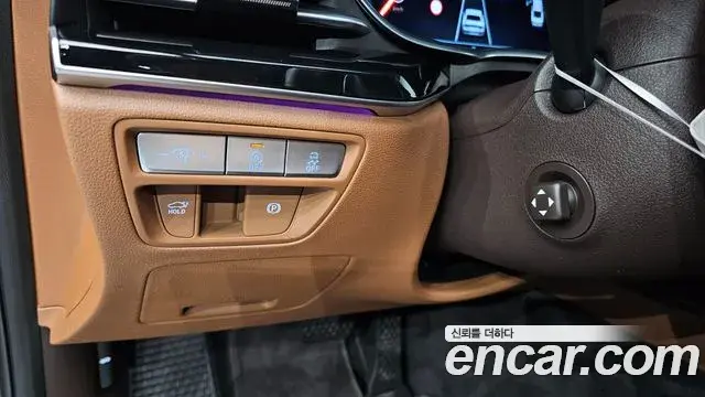 Genesis Electrified G80 2023 — Photo 14/20