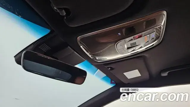 Genesis Electrified G80 2023 — Photo 19/20