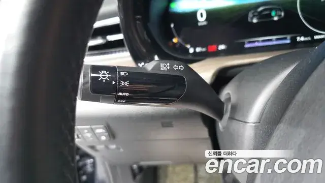 Kia K5 2020 — ფოტო 8/34