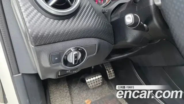 Mercedes-Benz A-Class 2018 — Фото 15/20