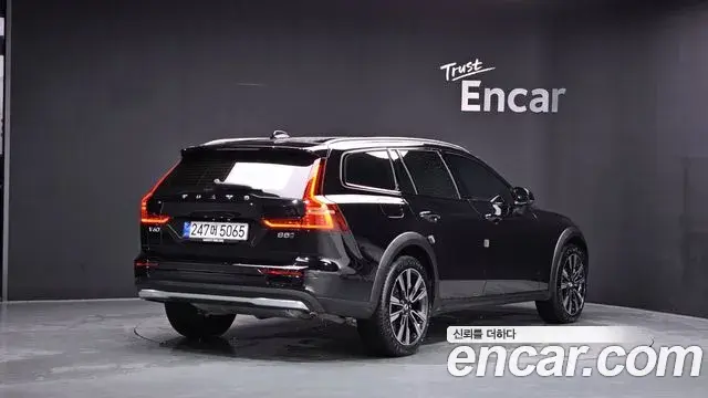Volvo V60 Cross Country 2025 — Photo 37/38
